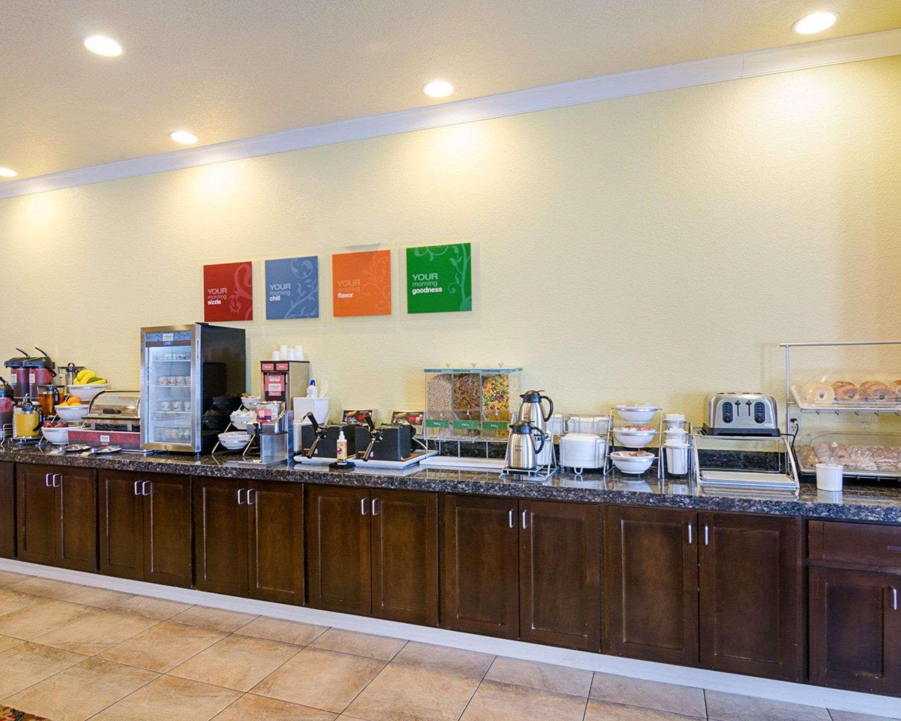 Comfort Inn & Suites Orange - Montpelier Extérieur photo