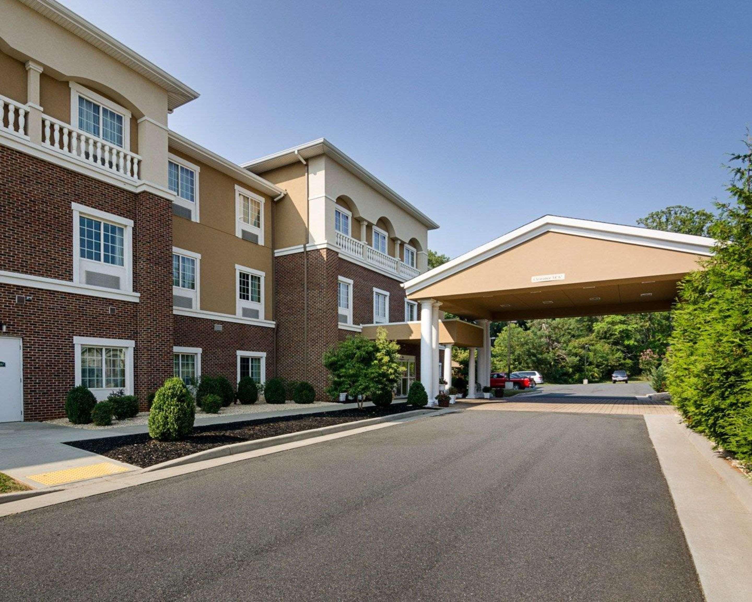Comfort Inn & Suites Orange - Montpelier Extérieur photo
