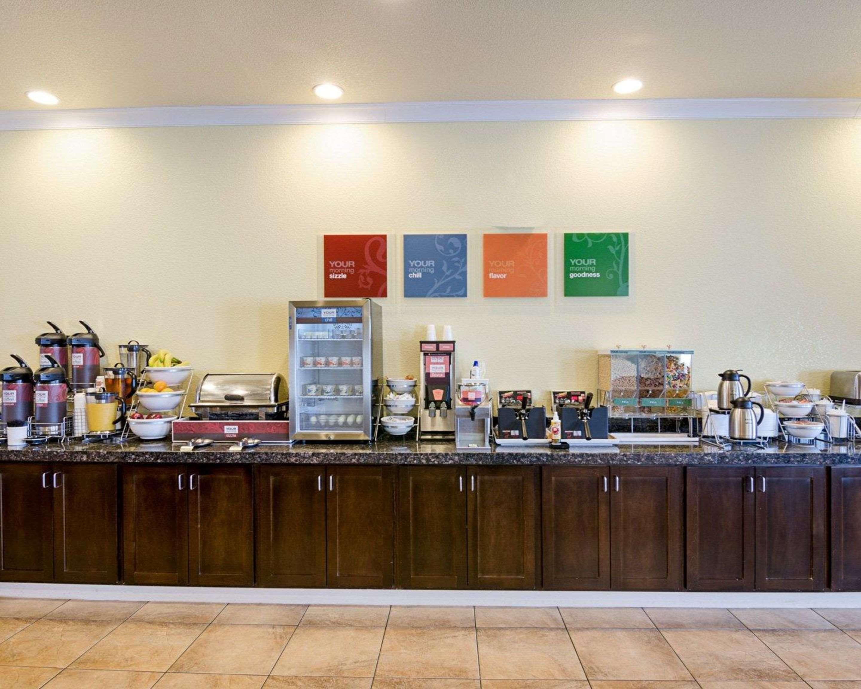 Comfort Inn & Suites Orange - Montpelier Extérieur photo